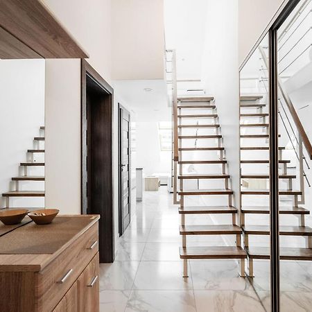 Luxurious Kaunas Basilica Apartment In Old Town By Urban Rent Екстер'єр фото