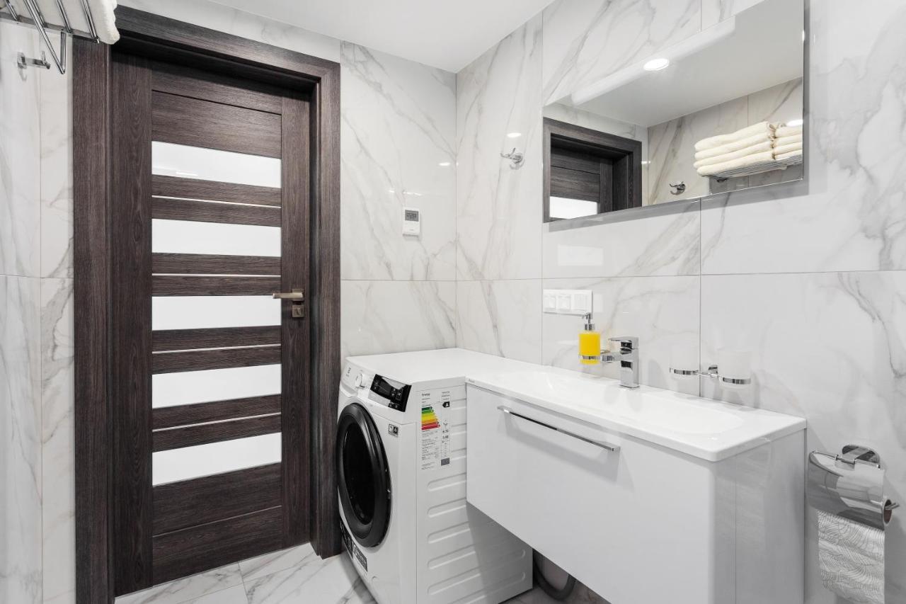 Luxurious Kaunas Basilica Apartment In Old Town By Urban Rent Екстер'єр фото