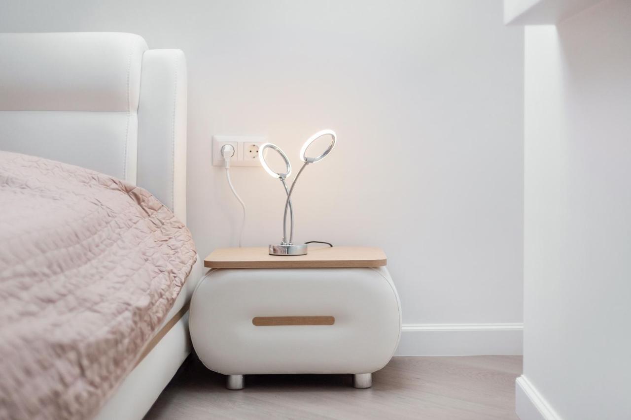 Luxurious Kaunas Basilica Apartment In Old Town By Urban Rent Екстер'єр фото