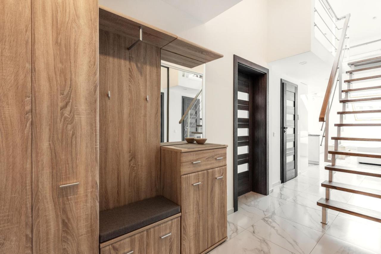 Luxurious Kaunas Basilica Apartment In Old Town By Urban Rent Екстер'єр фото