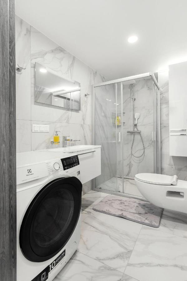 Luxurious Kaunas Basilica Apartment In Old Town By Urban Rent Екстер'єр фото