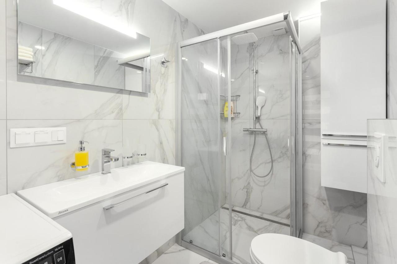 Luxurious Kaunas Basilica Apartment In Old Town By Urban Rent Екстер'єр фото