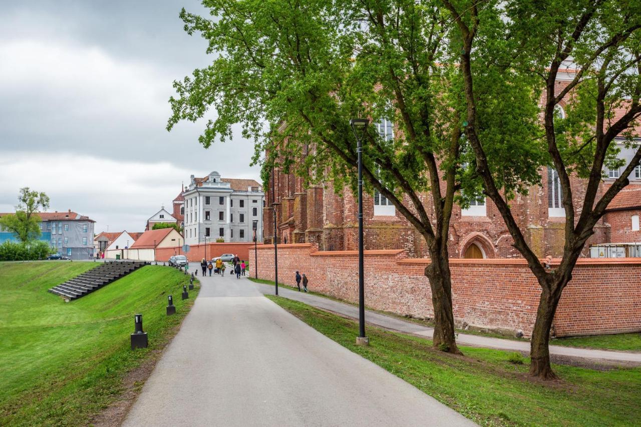 Luxurious Kaunas Basilica Apartment In Old Town By Urban Rent Екстер'єр фото