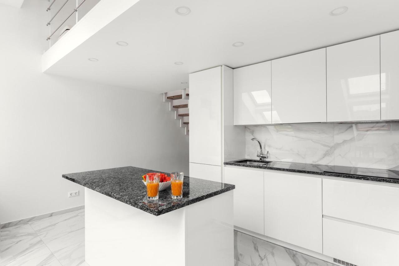 Luxurious Kaunas Basilica Apartment In Old Town By Urban Rent Екстер'єр фото