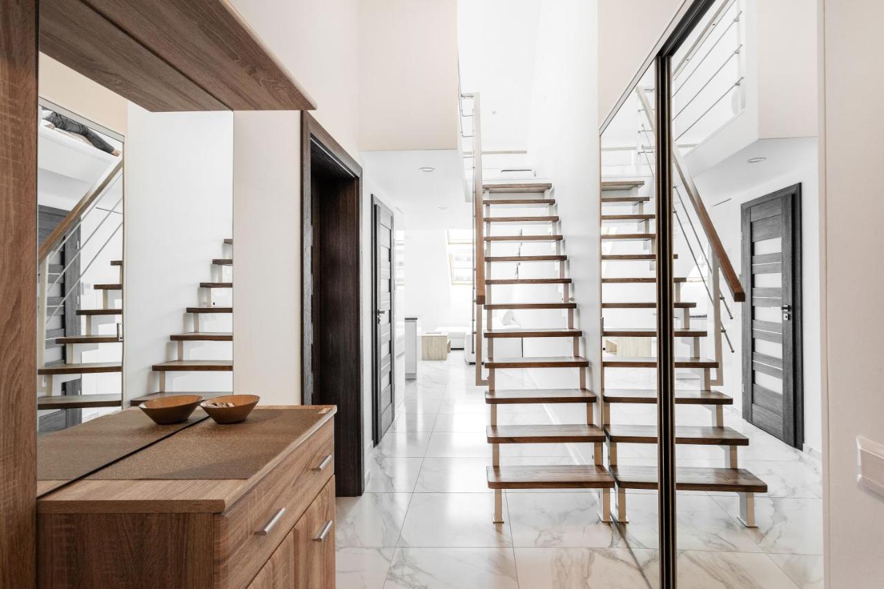 Luxurious Kaunas Basilica Apartment In Old Town By Urban Rent Екстер'єр фото