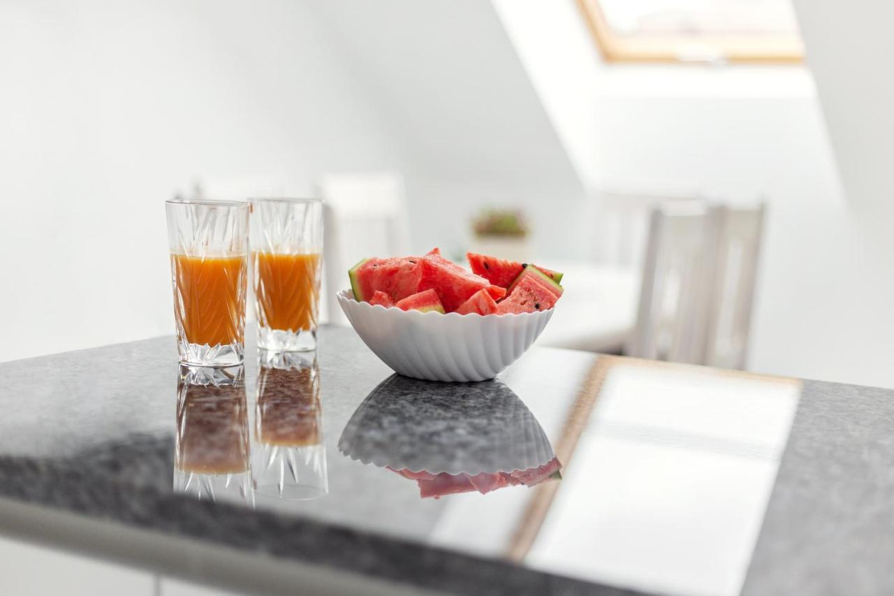 Luxurious Kaunas Basilica Apartment In Old Town By Urban Rent Екстер'єр фото