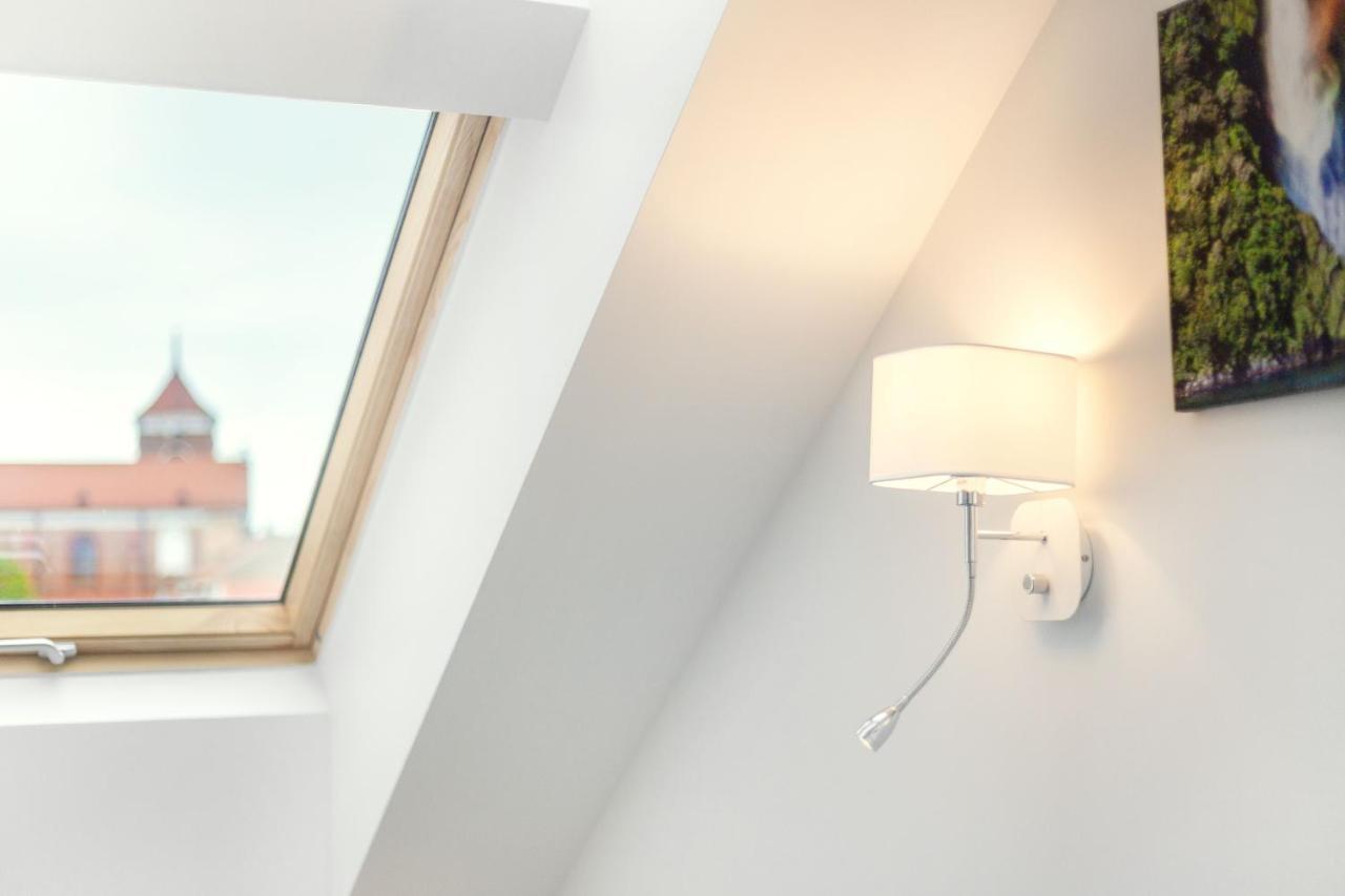 Luxurious Kaunas Basilica Apartment In Old Town By Urban Rent Екстер'єр фото
