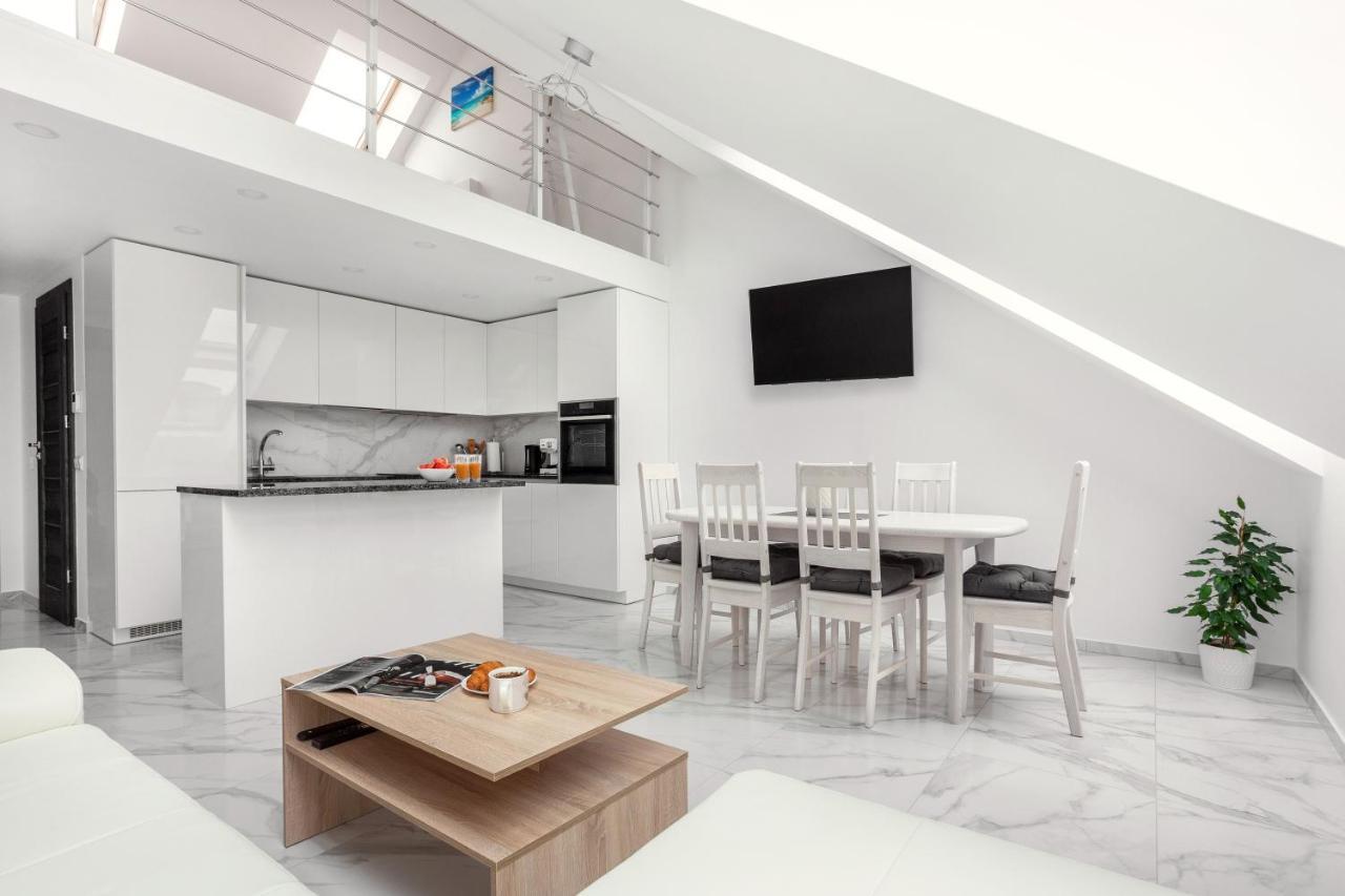 Luxurious Kaunas Basilica Apartment In Old Town By Urban Rent Екстер'єр фото